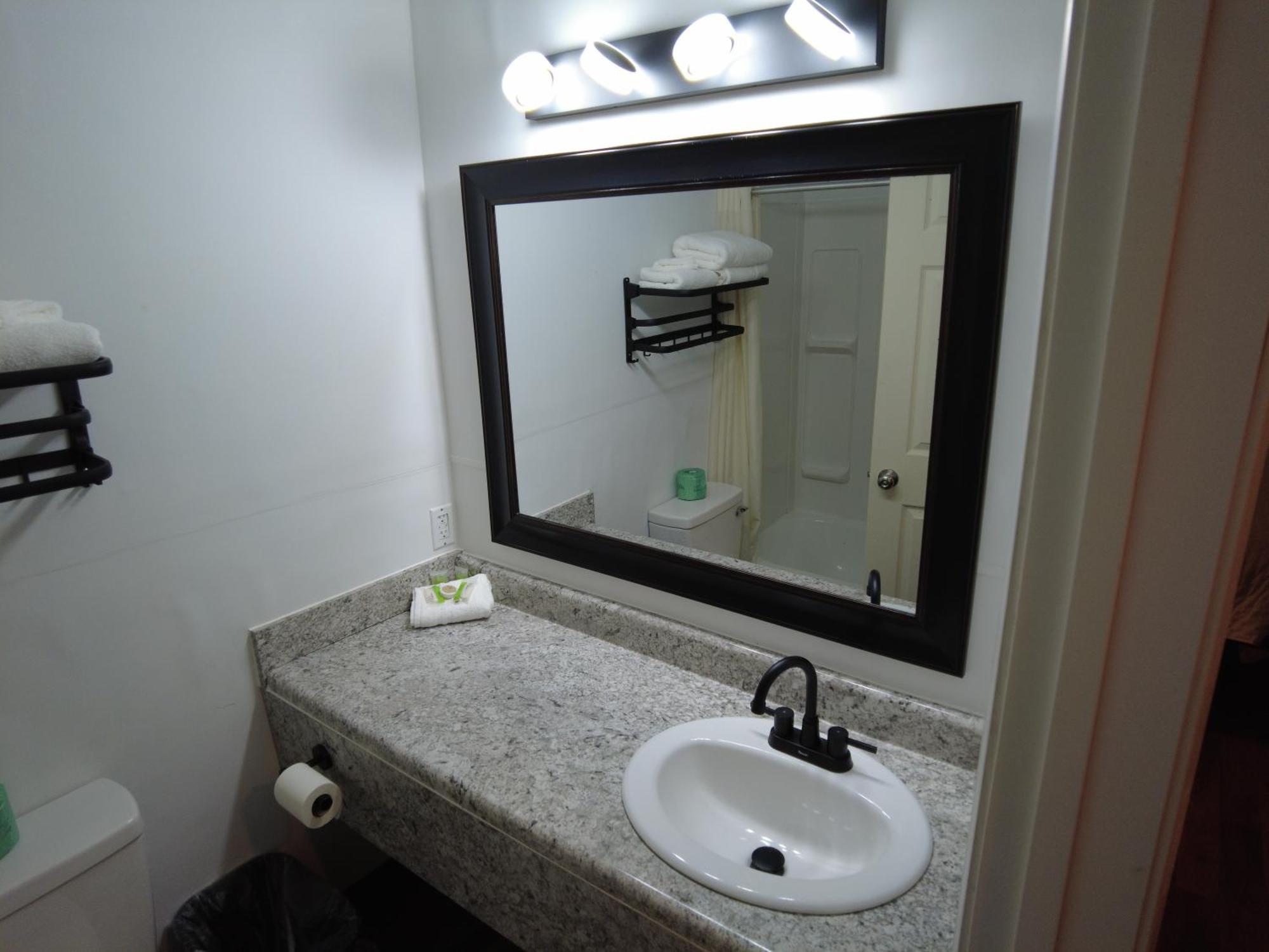 Americourt Hotel&Suites - Elizabethton Buitenkant foto